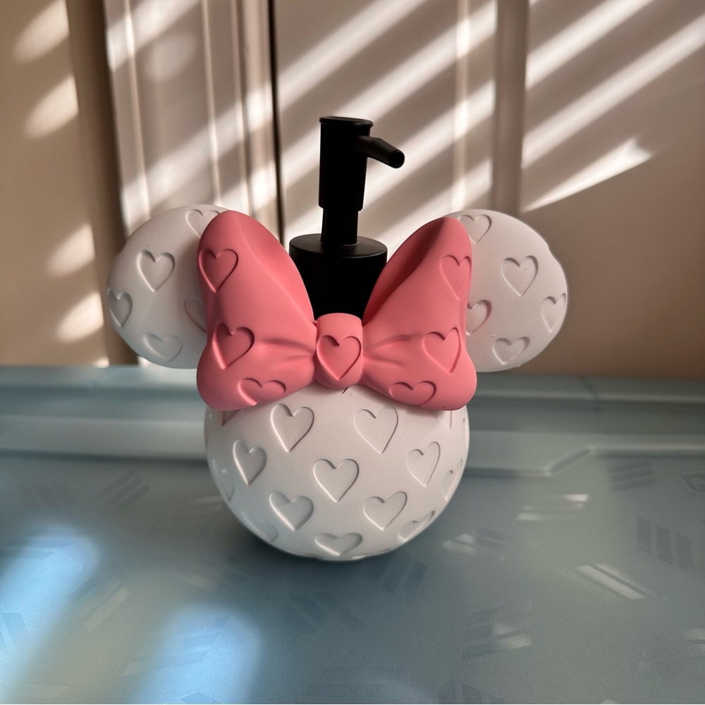 Minnie Mouse Valentine’s Day Soap Dispenser Heart Print with Bow